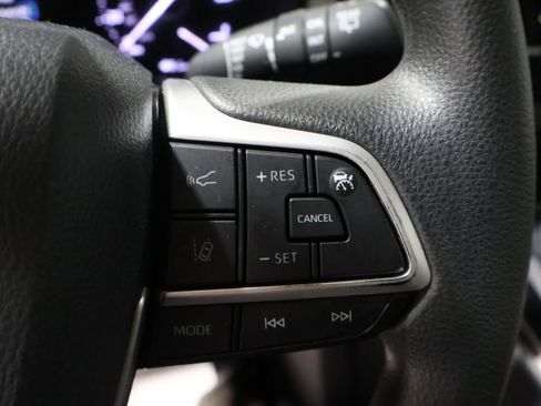 Used 2021 Toyota Sienna LE image 31