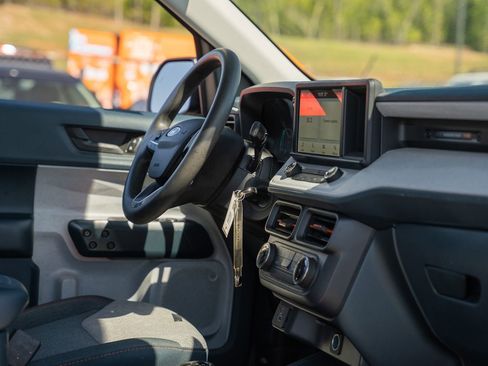 Certified 2024 Ford Maverick XLT image 12