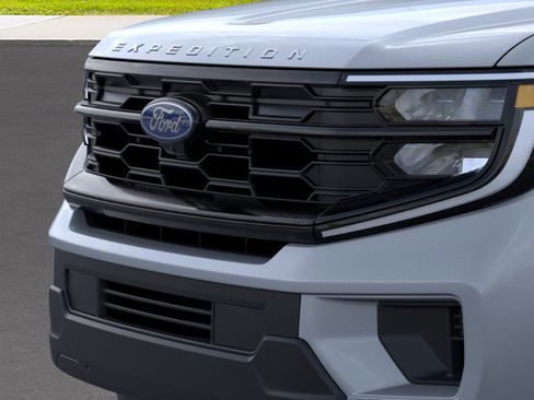 New 2026 Ford Expedition Active image 17