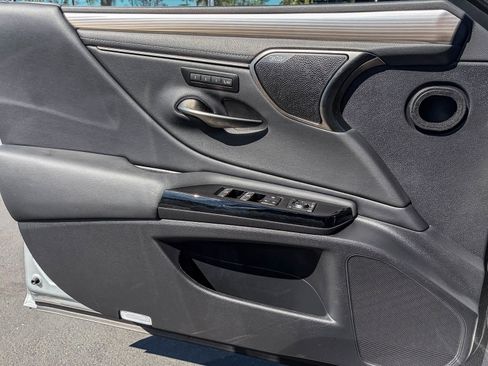 Used 2024 Lexus ES 300h F Sport w/ Accessory Package (Z1) image 20