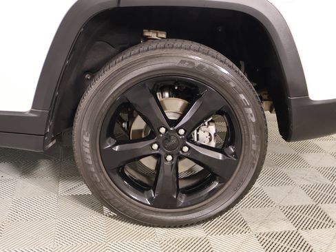 Used 2022 Jeep Grand Cherokee Altitude image 19