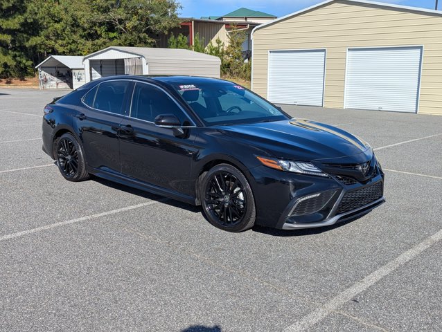 Used 2022 Toyota Camry XSE FWD image 3