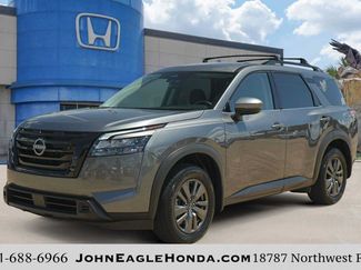 Used 2025 Nissan Pathfinder SV w/ Black Appearance Package FWD video 1