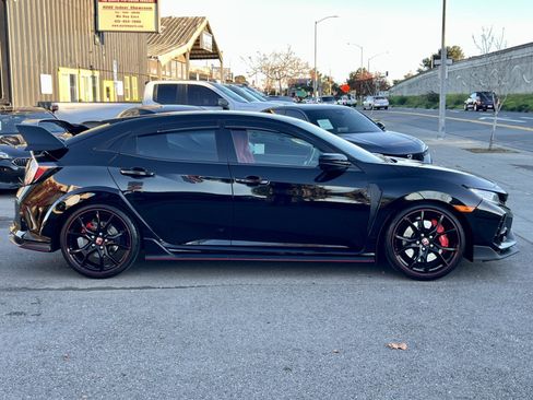 Used 2019 Honda Civic Type R image 4