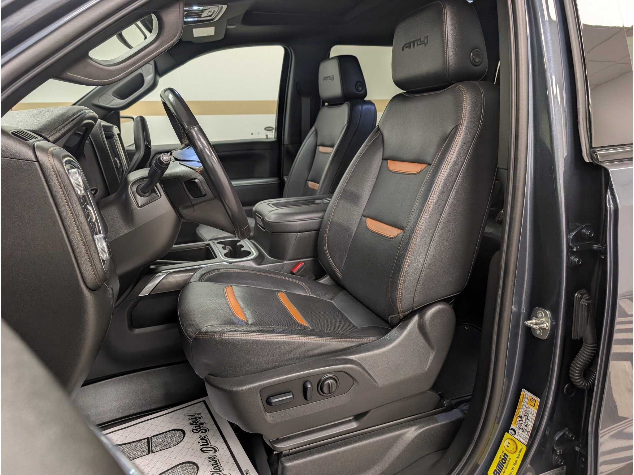 Used 2022 GMC Sierra 1500 AT4 w/ AT4 Premium Package AWD/4WD image 6