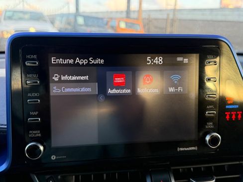 Used 2020 Toyota C-HR XLE image 30