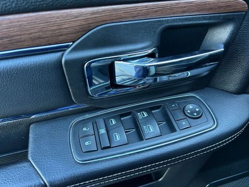 Used 2015 RAM 1500 Laramie w/ Convenience Group AWD/4WD image 21