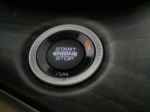 Used 2022 Jeep Grand Cherokee L Limited image 24