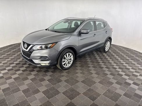 Used 2021 Nissan Rogue Sport SV FWD image 3