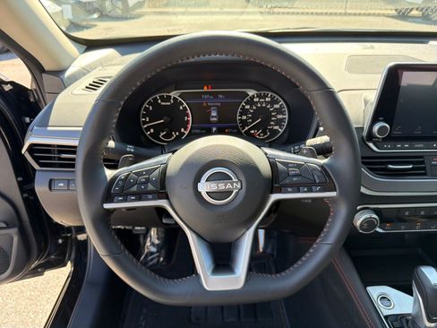 Certified 2024 Nissan Altima 2.5 SR image 11