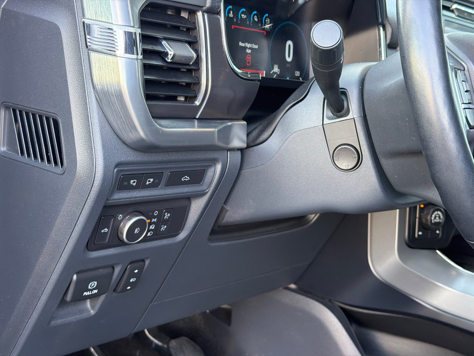 Used 2022 Ford F150 Lariat w/ Equipment Group 502A High AWD/4WD image 18