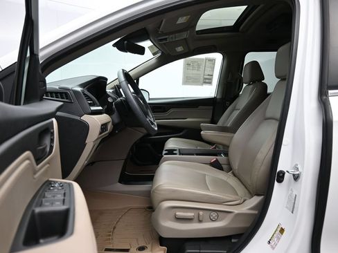 Used 2023 Honda Odyssey EX-L image 18