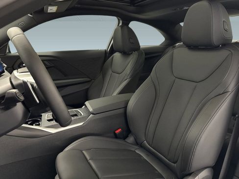 Used 2025 BMW 230i Coupe w/ Convenience Package image 5