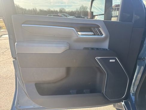 Used 2024 GMC Sierra 2500 SLT w/ SLT Convenience Package image 12