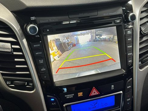 Used 2016 Hyundai Elantra GT w/ Option Group 03 FWD image 21
