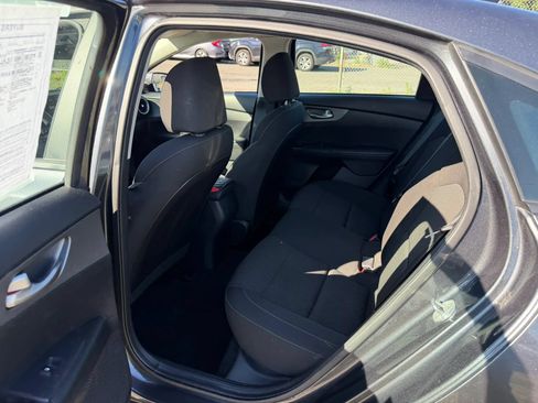 Used 2020 Kia Forte LXS FWD image 29