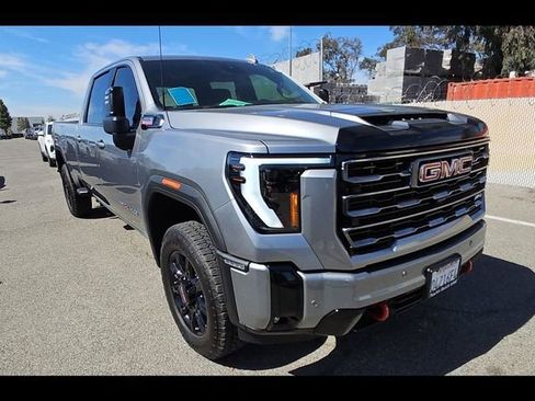 Used 2025 GMC Sierra 2500 AT4 image 1