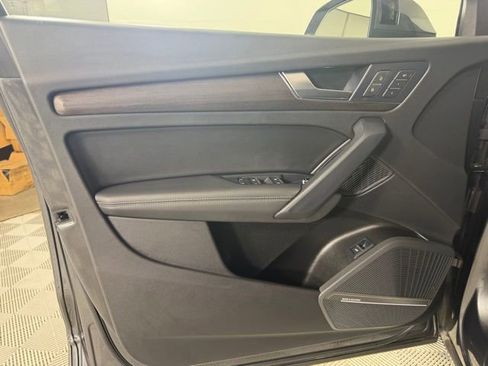 Used 2023 Audi Q5 2.0T Premium Plus w/ Premium Plus Package AWD/4WD image 19