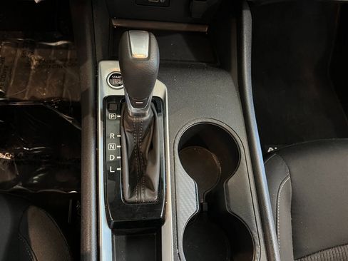 Used 2025 Nissan Altima 2.5 SV FWD image 40