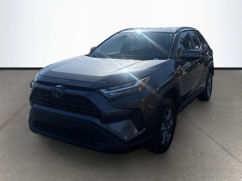 Used 2022 Toyota RAV4 XLE image 1