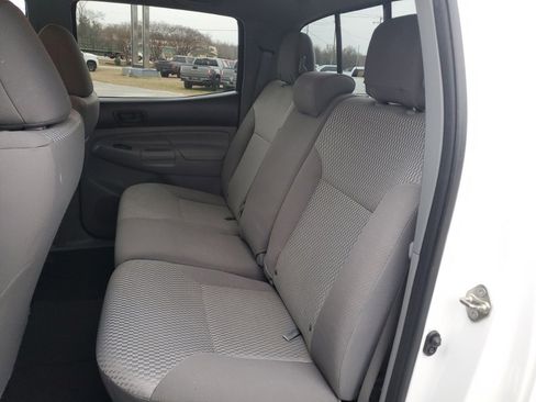 Used 2015 Toyota Tacoma Base image 6