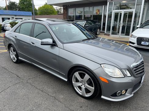 Used 2010 Mercedes-Benz E 350 4MATIC Sedan w/ Premium 1 Pkg image 4