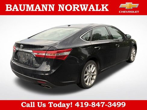 Used 2013 Toyota Avalon XLE Touring FWD image 4