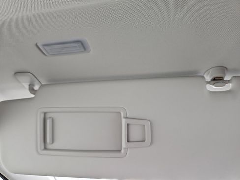 New 2025 Volkswagen Tiguan SE image 28