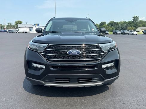 Used 2023 Ford Explorer XLT w/ Equipment Group 202A AWD/4WD image 4