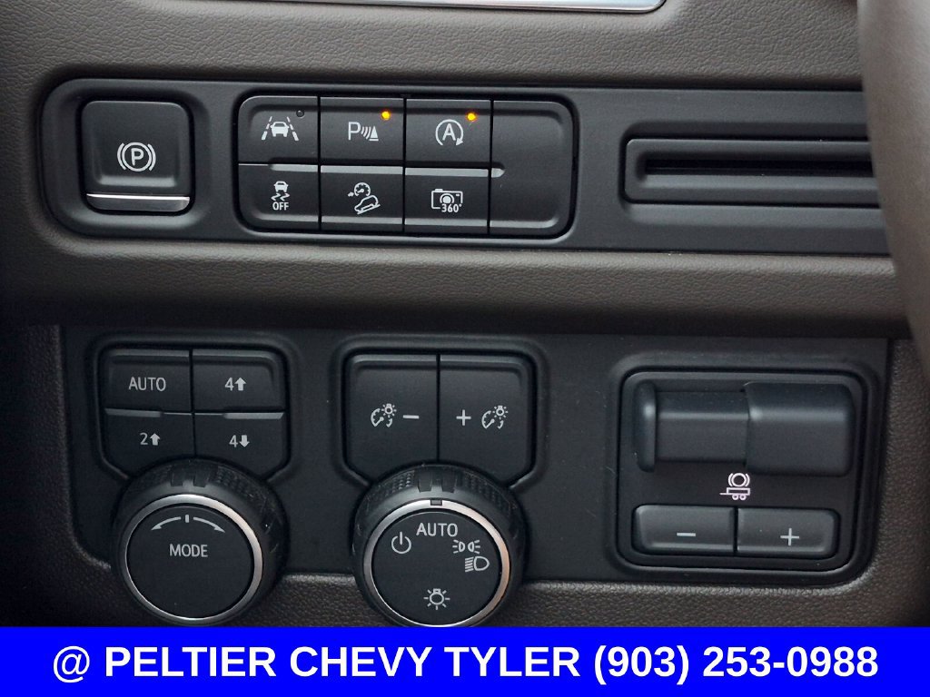Used 2024 Chevrolet Tahoe Z71 w/ Luxury Package AWD/4WD image 29
