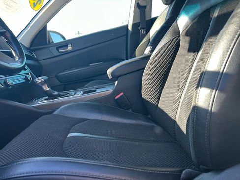 Used 2020 Kia Optima S image 9