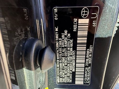Used 2018 Toyota C-HR XLE FWD image 22