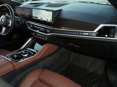 Used 2025 BMW X6 xDrive40i w/ Executive Package image 11