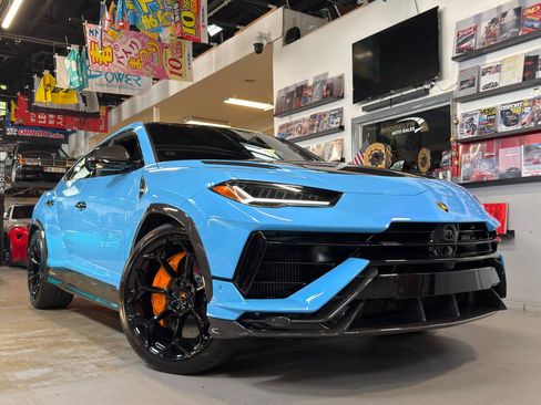 Used 2024 Lamborghini Urus Performante AWD/4WD image 1