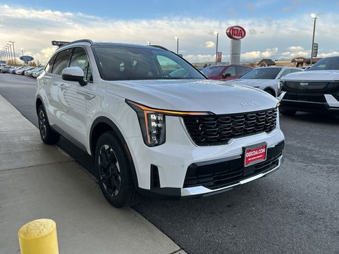 New 2026 Kia Sorento S image 3