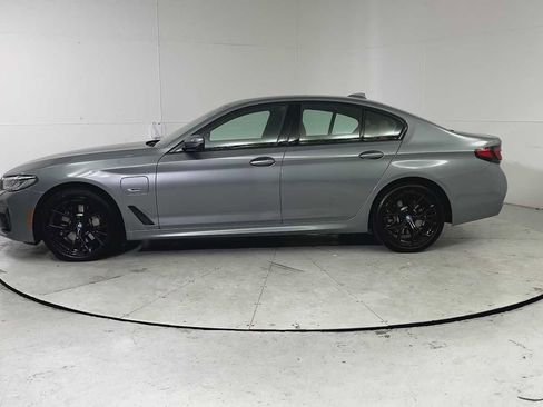 Used 2023 BMW 530e w/ M Sport Package image 5