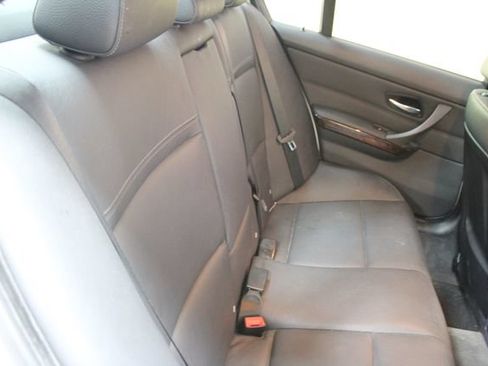 Used 2010 BMW 328i xDrive Sedan AWD/4WD image 9