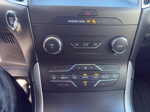 Used 2020 Ford Edge SEL w/ Convenience Package image 17