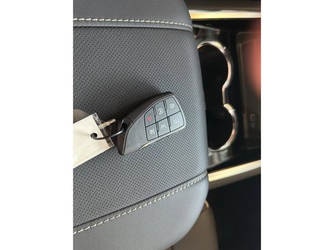 New 2025 Chevrolet Suburban Premier image 34