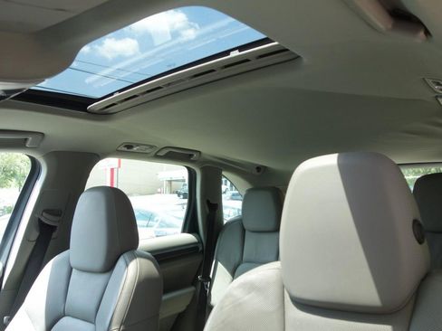 Used 2011 Porsche Cayenne S image 16