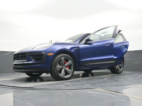 Certified 2025 Porsche Macan S AWD/4WD image 31