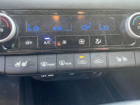 Used 2023 Hyundai Elantra Limited w/ Preferred Accessory Package image 14