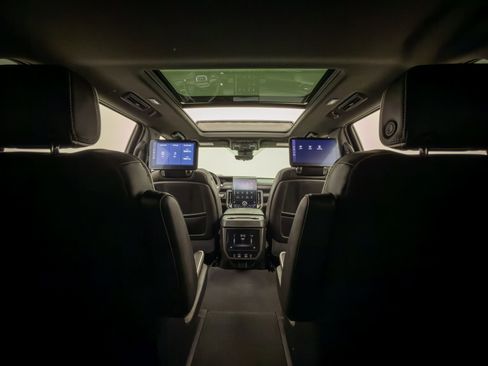 Used 2025 GMC Yukon XL AT4 Ultimate w/ LPO, Floor Liner Package image 11