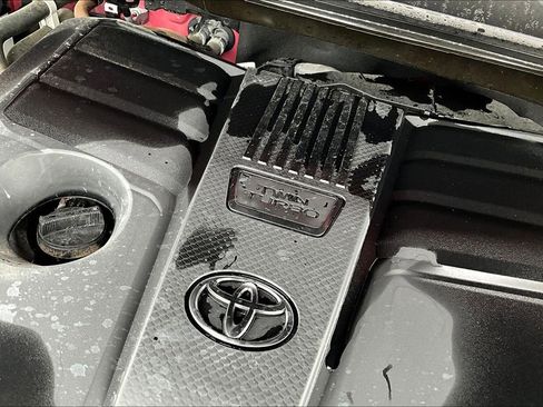 Used 2024 Toyota Tundra Limited AWD/4WD image 32