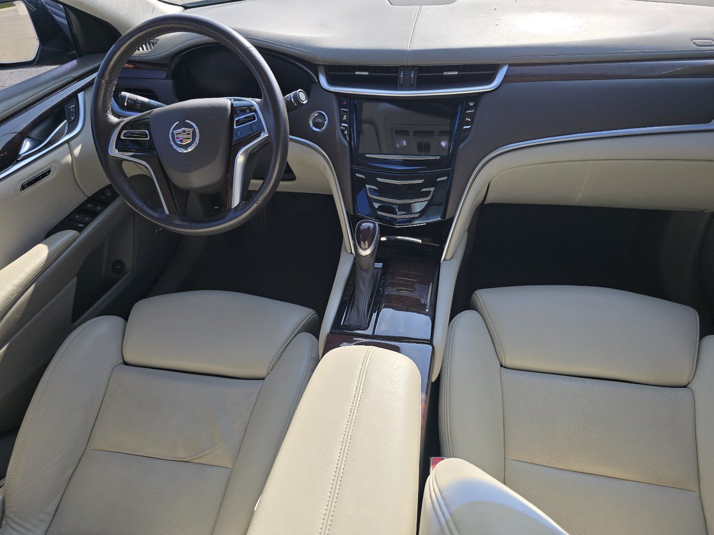 Used 2013 Cadillac XTS Platinum FWD image 23
