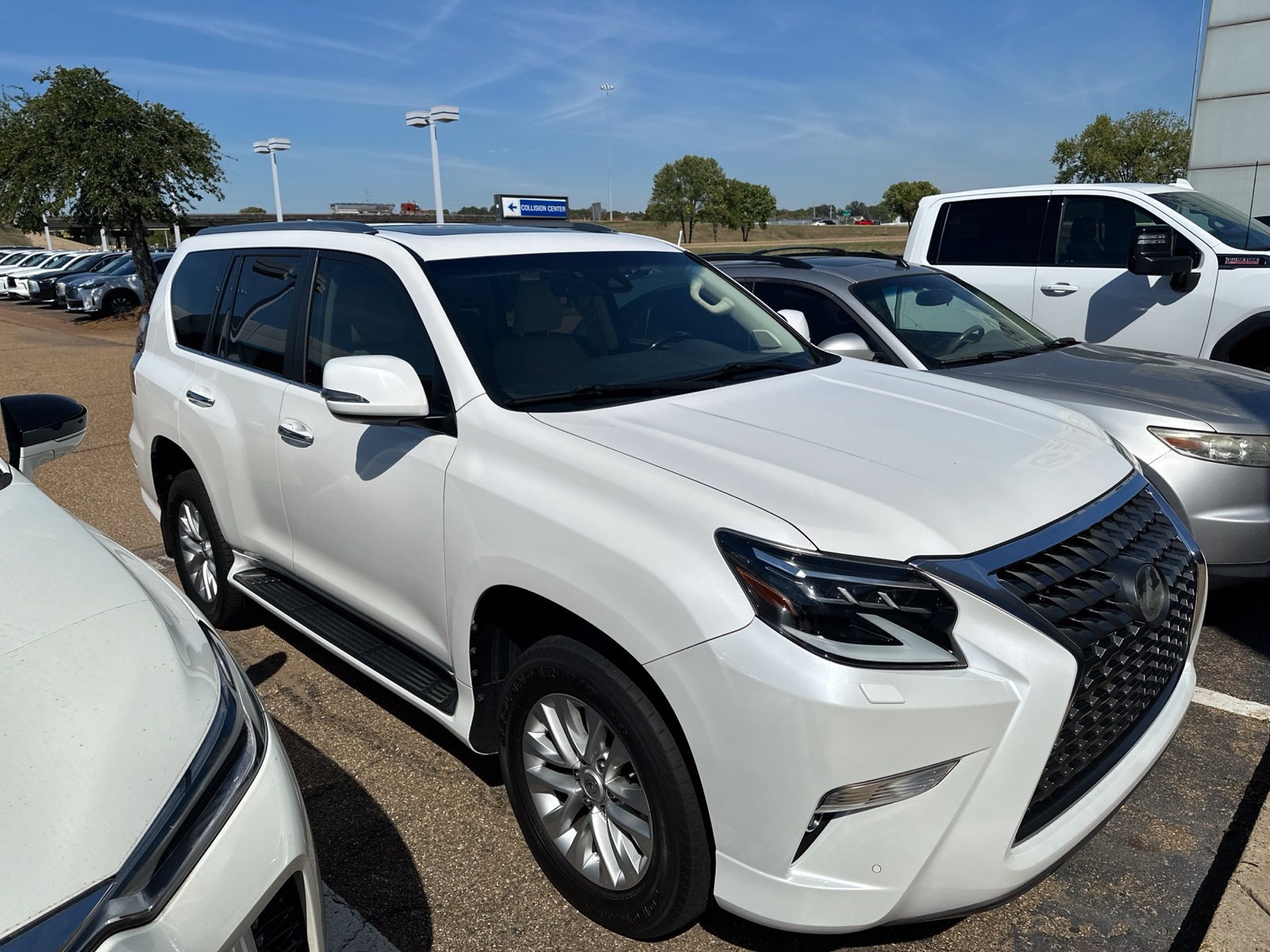 Used 2021 Lexus GX 460 Premium w/ Premium Package AWD/4WD image 5