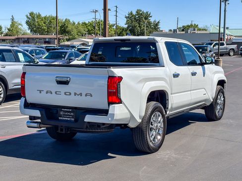 Used 2024 Toyota Tacoma Limited w/ Limited Package (LT) image 4