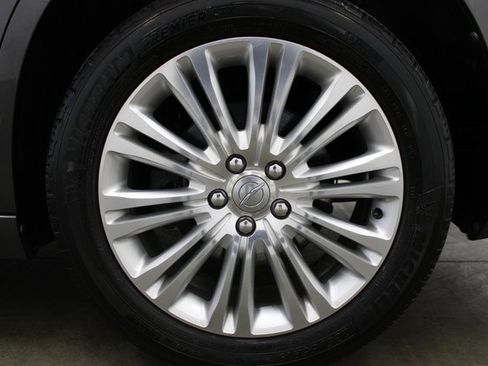 Used 2014 Chrysler 300 C w/ Beats Audio Group image 7