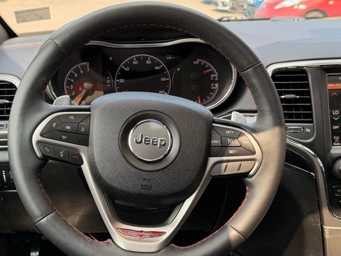 Used 2017 Jeep Grand Cherokee Trailhawk AWD/4WD image 6