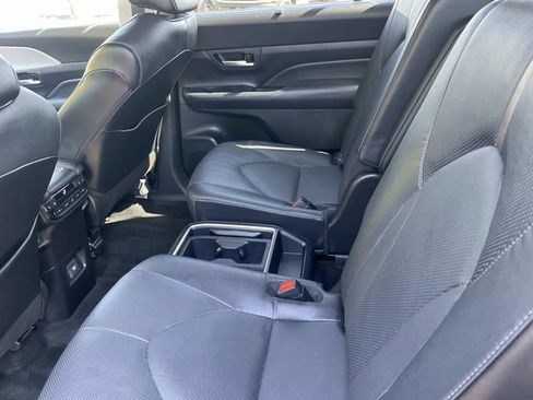 Used 2024 Toyota Grand Highlander AWD image 21